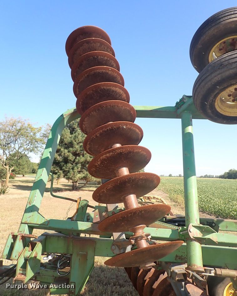 image for item DN2098 John Deere 235  double off-set disk