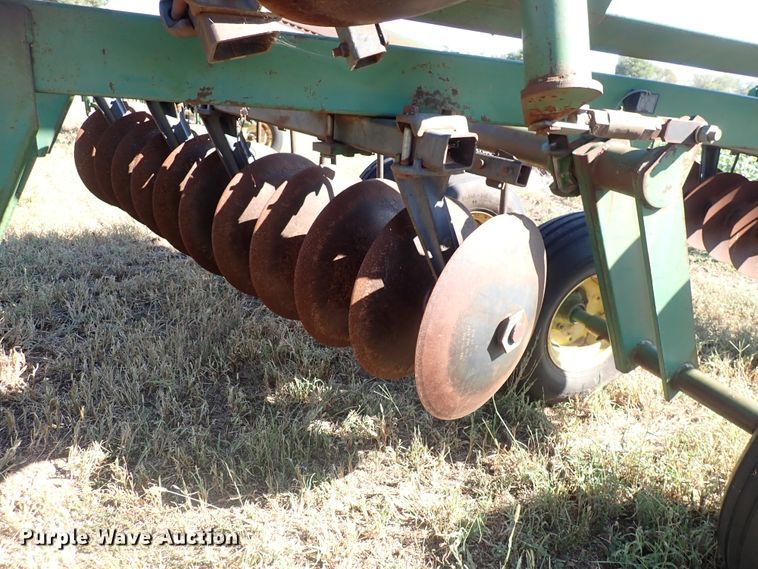 image for item DN2098 John Deere 235  double off-set disk