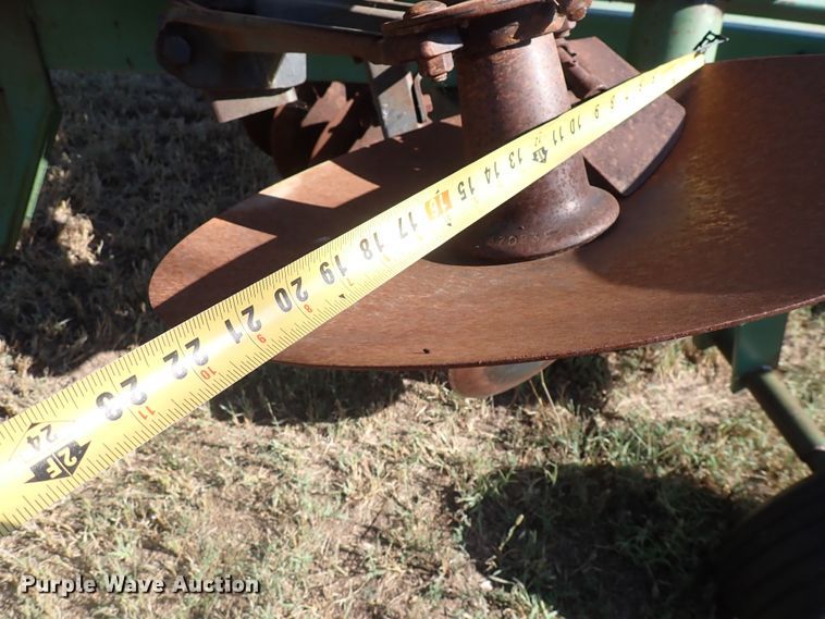 image for item DN2098 John Deere 235  double off-set disk