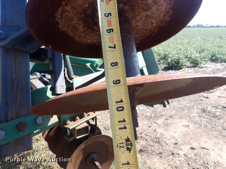 image for item DN2098 John Deere 235  double off-set disk