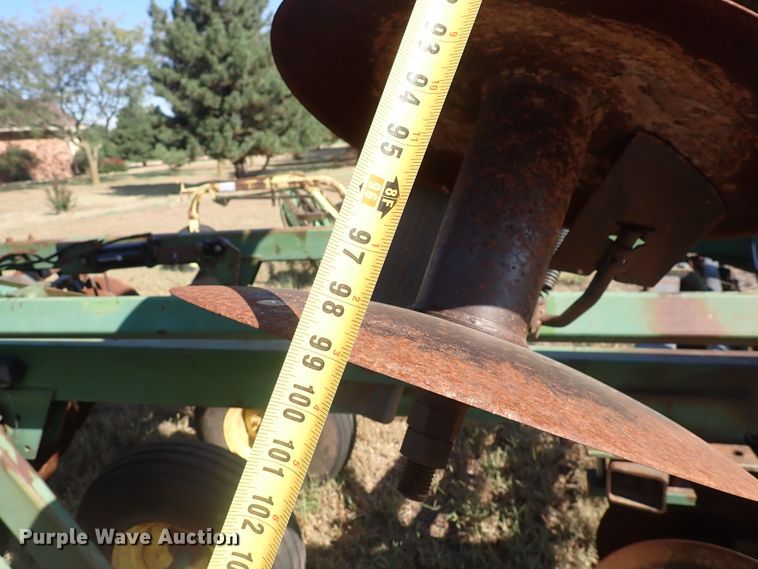 image for item DN2098 John Deere 235  double off-set disk