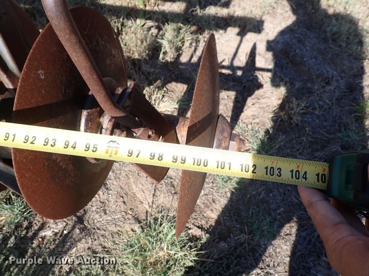 image for item DN2098 John Deere 235  double off-set disk