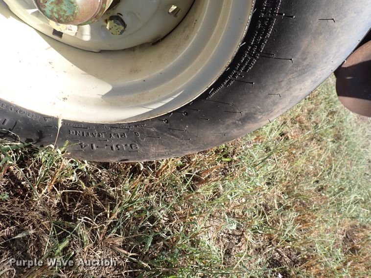 image for item DN2098 John Deere 235  double off-set disk