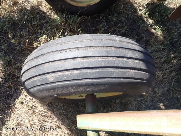 image for item DN2098 John Deere 235  double off-set disk