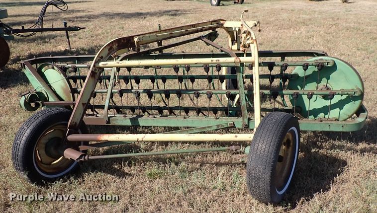 image for item DN2099 John Deere 640  hay rake