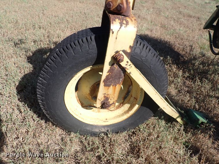 image for item DN2099 John Deere 640  hay rake