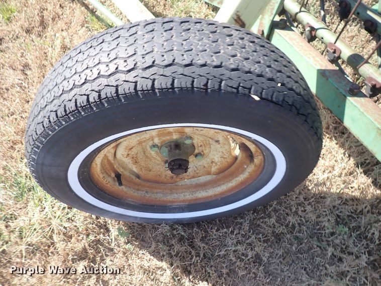 image for item DN2099 John Deere 640  hay rake