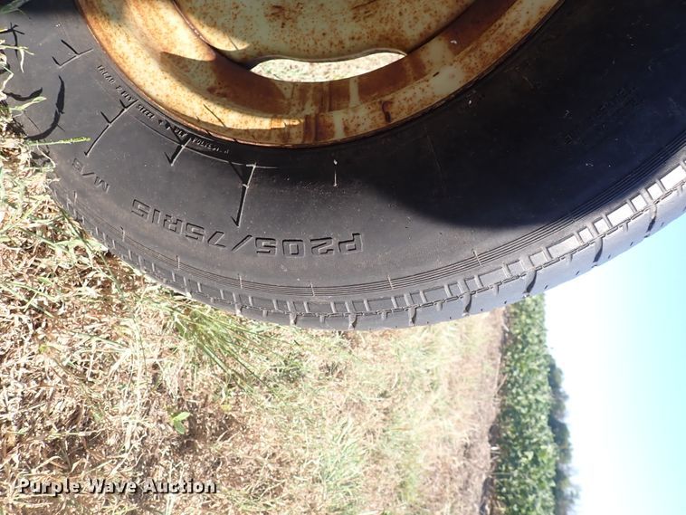 image for item DN2099 John Deere 640  hay rake