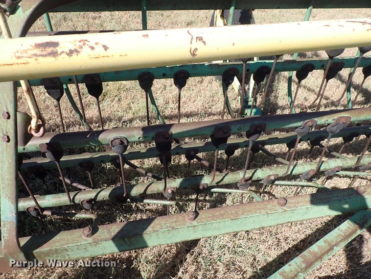 image for item DN2099 John Deere 640  hay rake