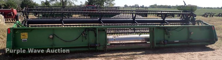 image for item DN2100 1995 John Deere 925  rigid head