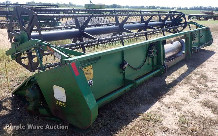 image for item DN2100 1995 John Deere 925  rigid head