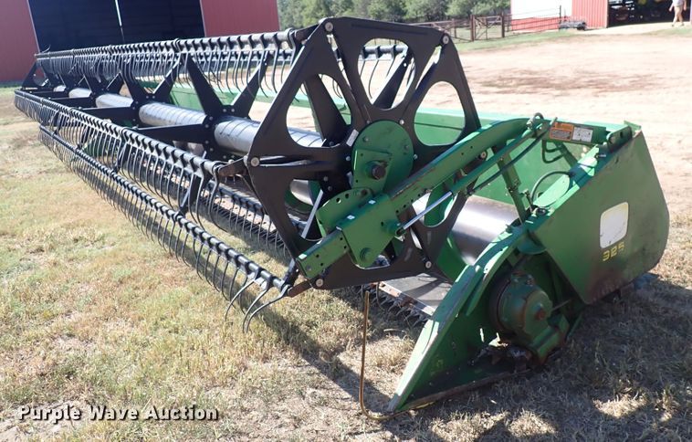 image for item DN2100 1995 John Deere 925  rigid head