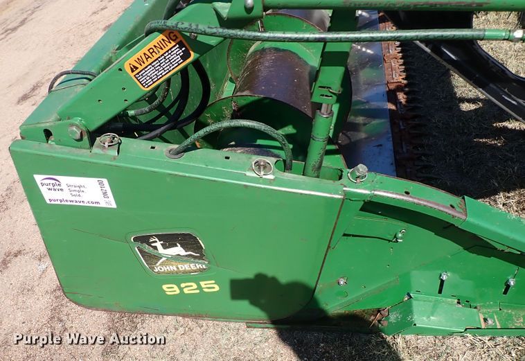 image for item DN2100 1995 John Deere 925  rigid head