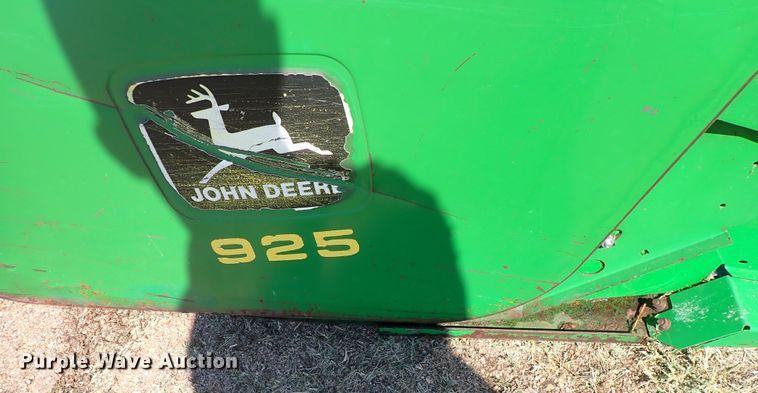 image for item DN2100 1995 John Deere 925  rigid head