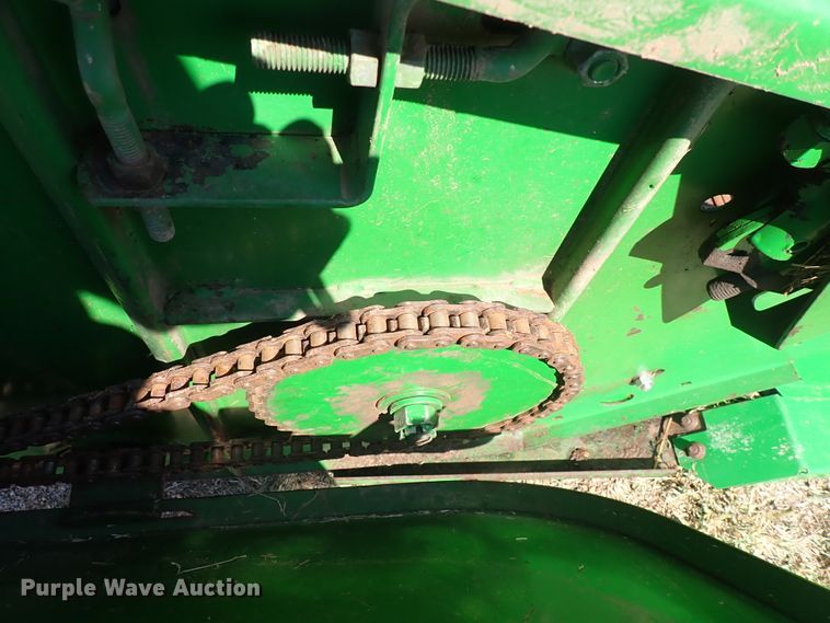 image for item DN2100 1995 John Deere 925  rigid head