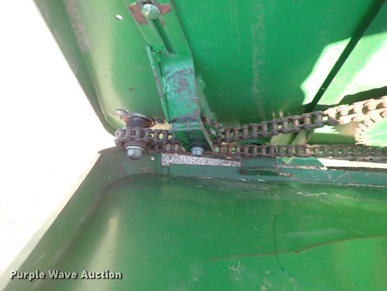 image for item DN2100 1995 John Deere 925  rigid head
