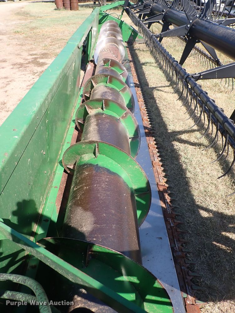 image for item DN2100 1995 John Deere 925  rigid head