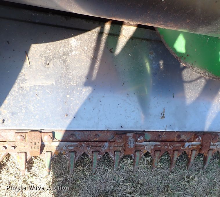 image for item DN2100 1995 John Deere 925  rigid head