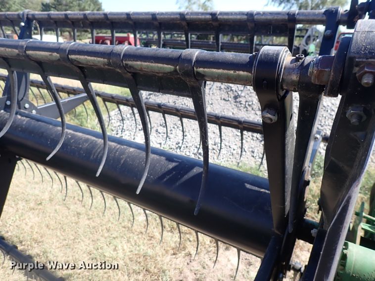 image for item DN2100 1995 John Deere 925  rigid head