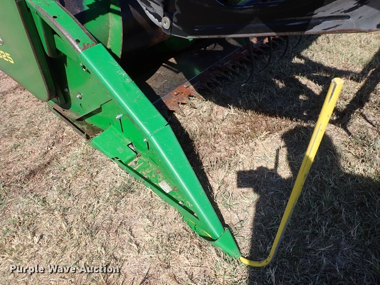 image for item DN2100 1995 John Deere 925  rigid head