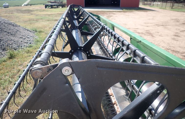 image for item DN2100 1995 John Deere 925  rigid head