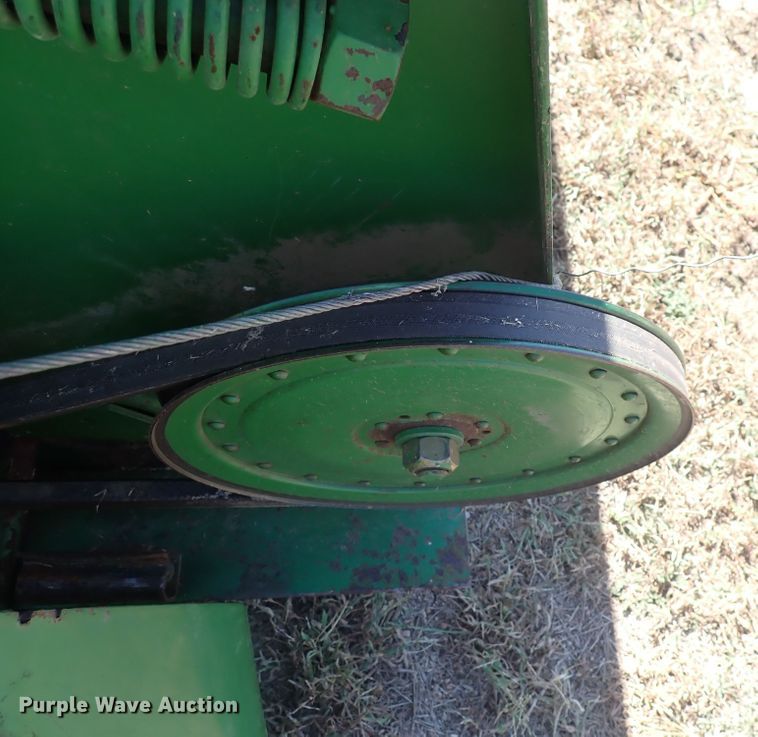 image for item DN2100 1995 John Deere 925  rigid head
