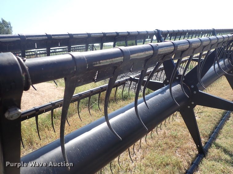 image for item DN2100 1995 John Deere 925  rigid head