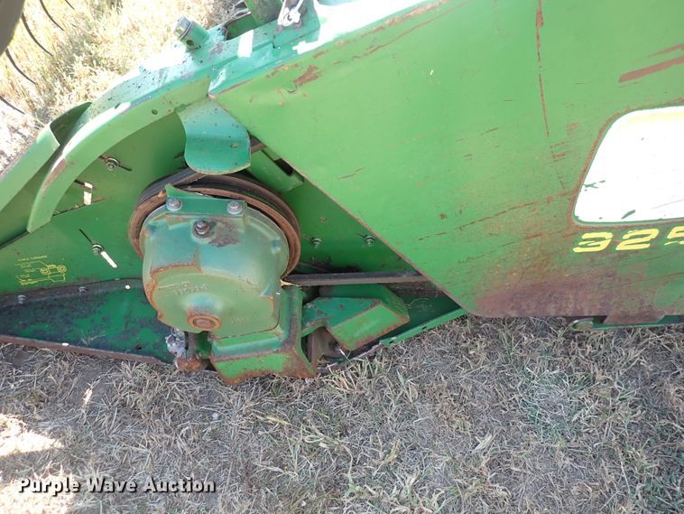 image for item DN2100 1995 John Deere 925  rigid head