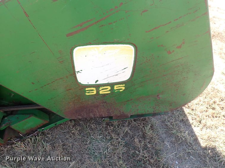 image for item DN2100 1995 John Deere 925  rigid head