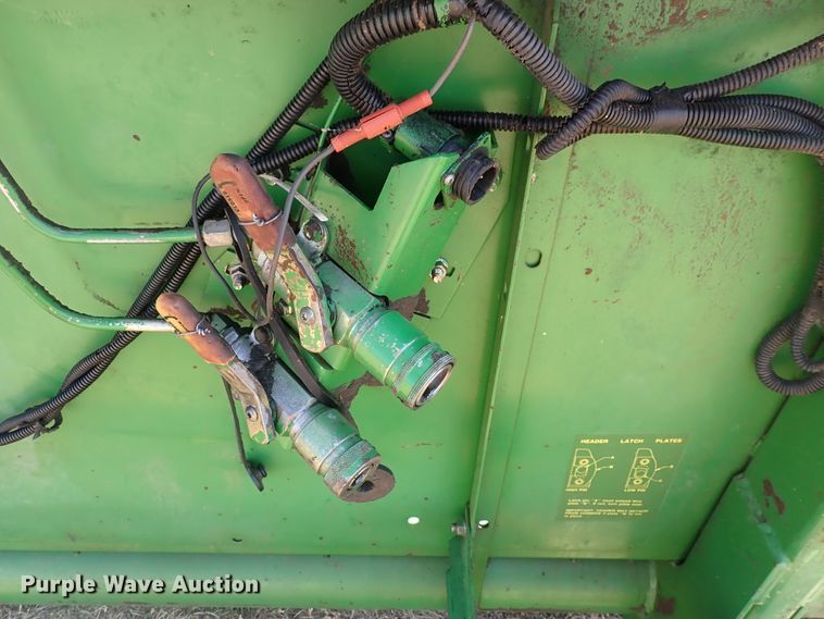 image for item DN2100 1995 John Deere 925  rigid head