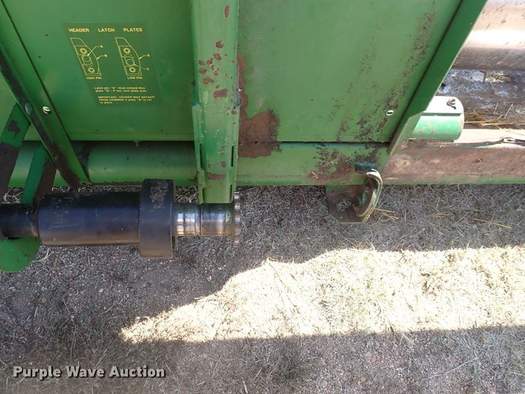 image for item DN2100 1995 John Deere 925  rigid head