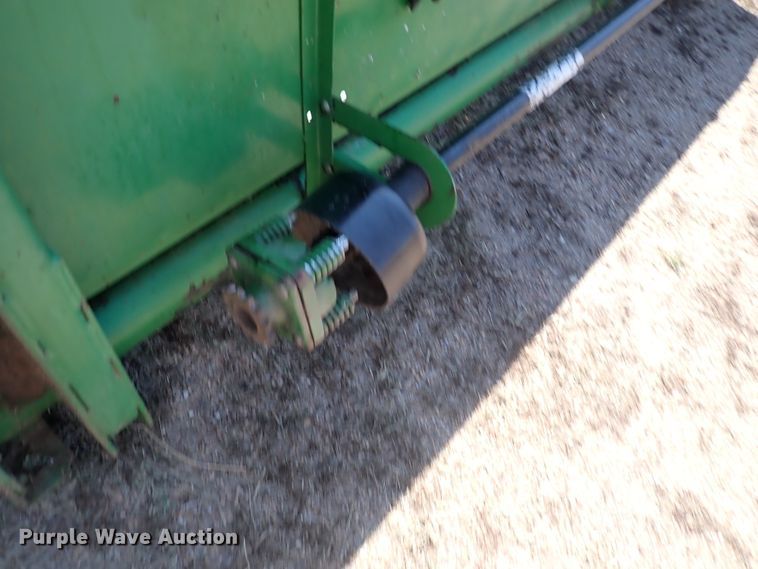 image for item DN2100 1995 John Deere 925  rigid head
