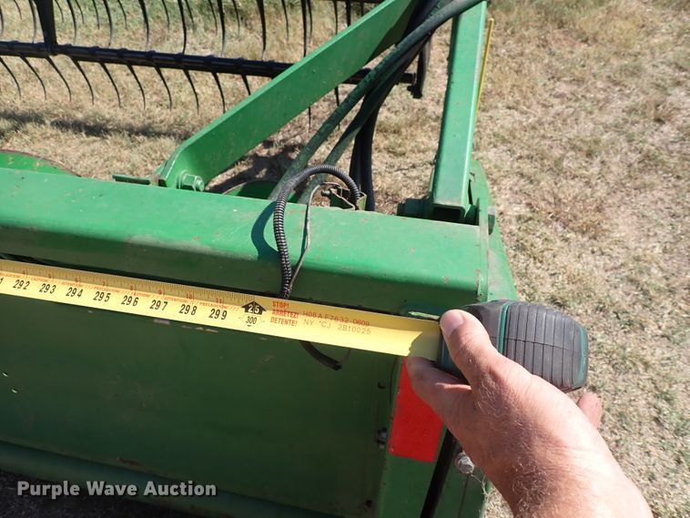 image for item DN2100 1995 John Deere 925  rigid head