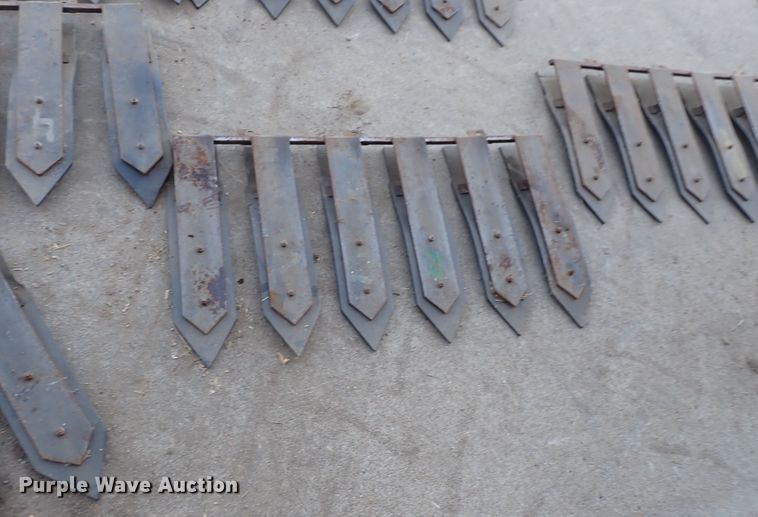 image for item DN2100 1995 John Deere 925  rigid head