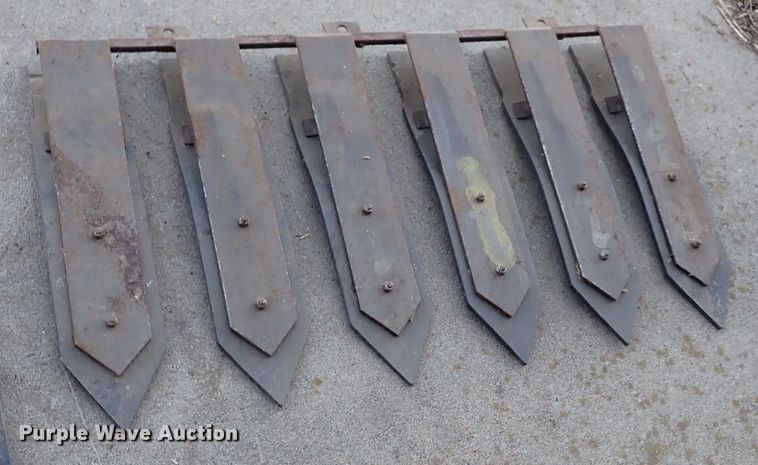 image for item DN2100 1995 John Deere 925  rigid head