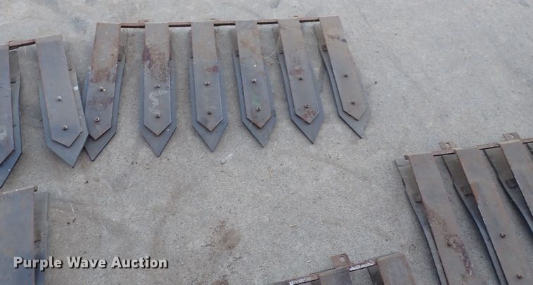 image for item DN2100 1995 John Deere 925  rigid head