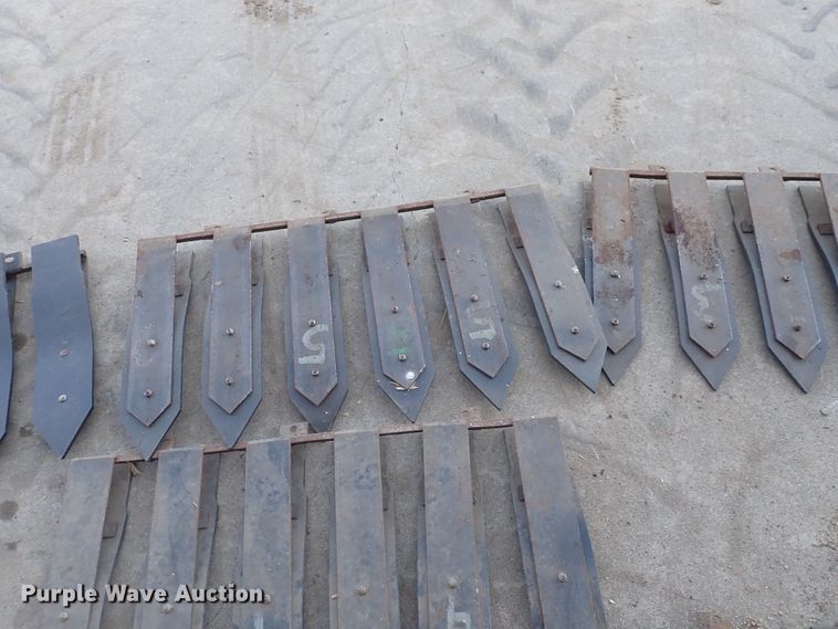 image for item DN2100 1995 John Deere 925  rigid head