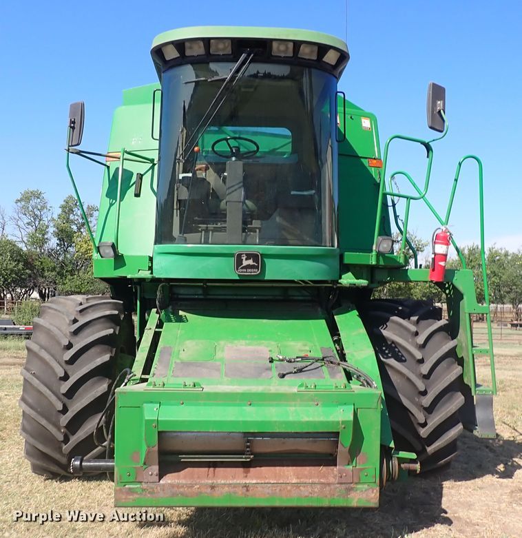 image for item DN2103 1995 John Deere 9500  combine