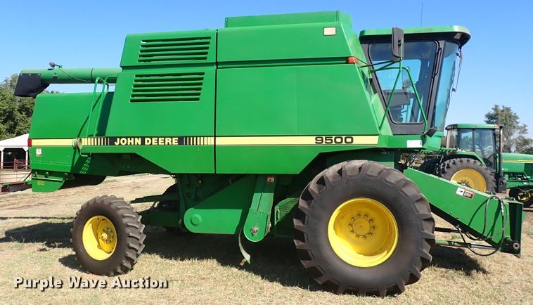 image for item DN2103 1995 John Deere 9500  combine
