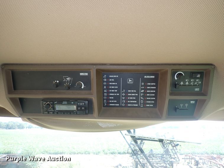 image for item DN2103 1995 John Deere 9500  combine