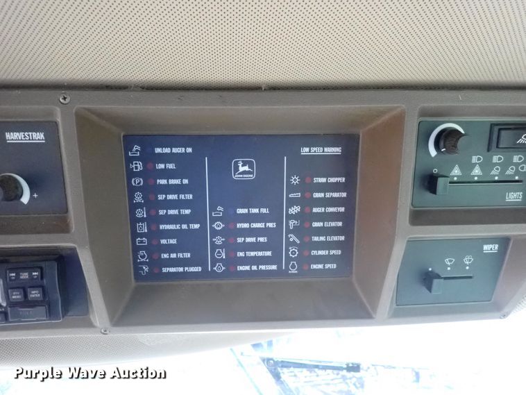 image for item DN2103 1995 John Deere 9500  combine