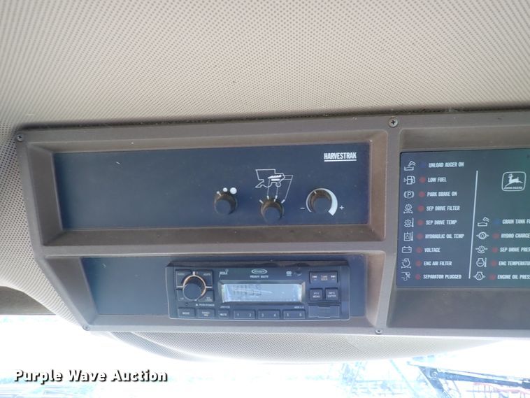 image for item DN2103 1995 John Deere 9500  combine