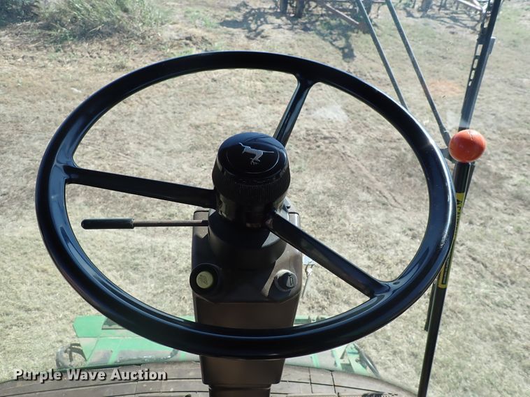 image for item DN2103 1995 John Deere 9500  combine