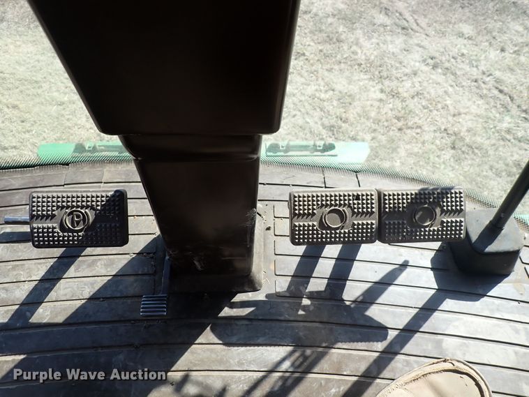 image for item DN2103 1995 John Deere 9500  combine