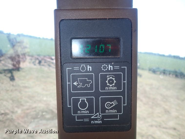 image for item DN2103 1995 John Deere 9500  combine