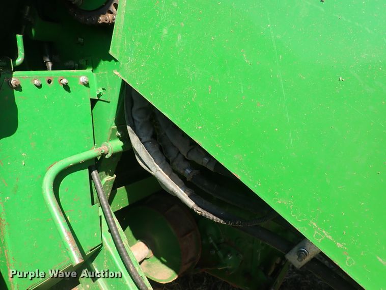 image for item DN2103 1995 John Deere 9500  combine