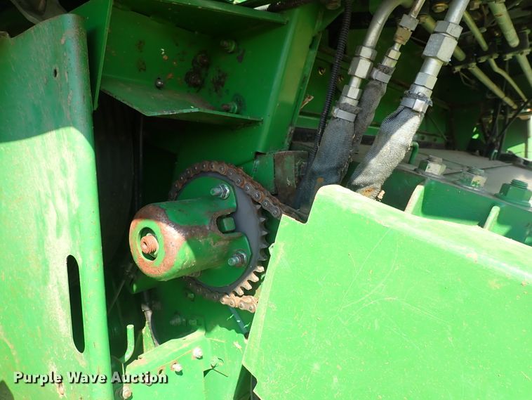 image for item DN2103 1995 John Deere 9500  combine