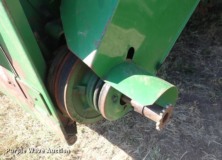image for item DN2103 1995 John Deere 9500  combine