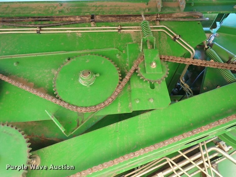 image for item DN2103 1995 John Deere 9500  combine