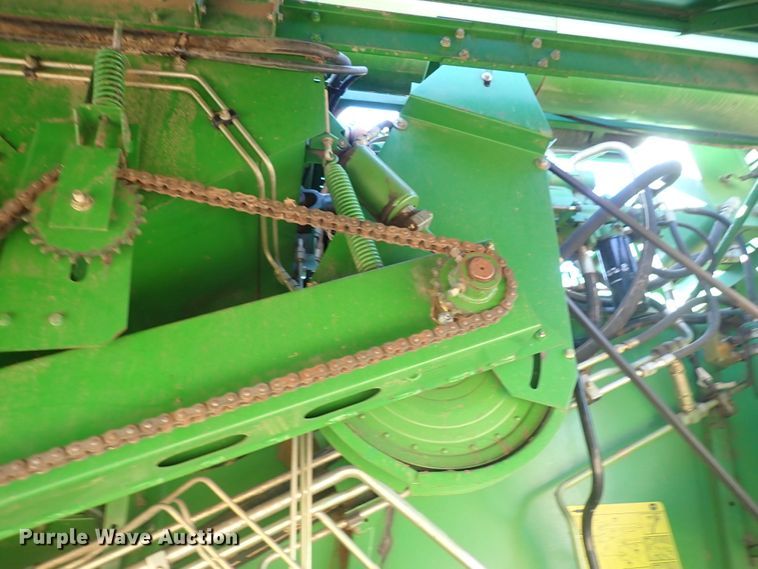 image for item DN2103 1995 John Deere 9500  combine